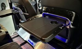 V220d 手動小桌板