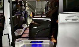 V220d 中排腳拖置物盒