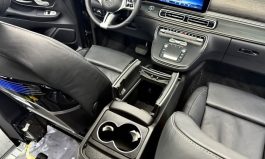 V220d 中央扶手冰箱