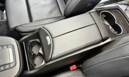 V220d 中央扶手冰箱